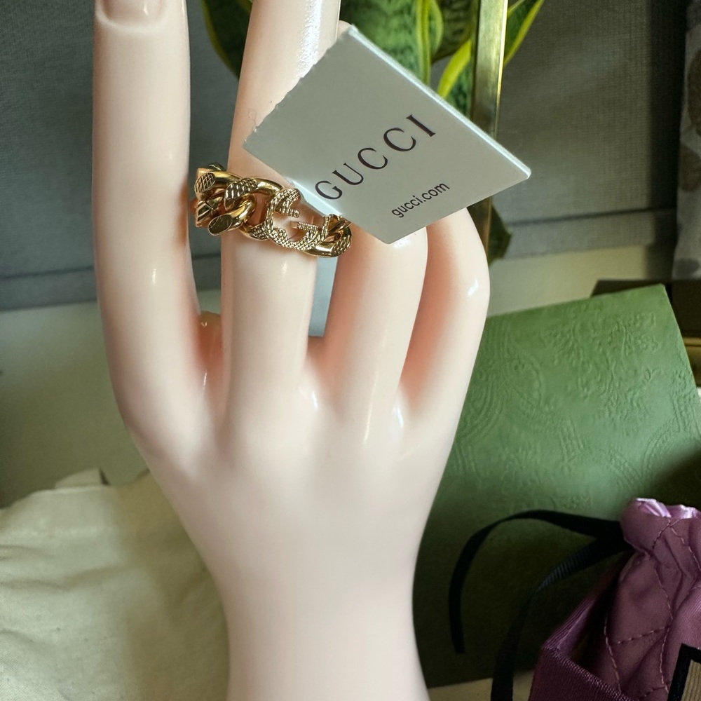 Gucci NWT Gold Interlocking Ring - Picture 2 of 5